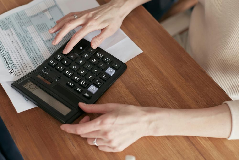 Kredyt konsolidacyjny co to jest, kiedy się opłaca i ile możesz zaoszczędzić?